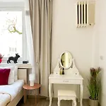 Lumina Cozy Near Manufactura לודז'