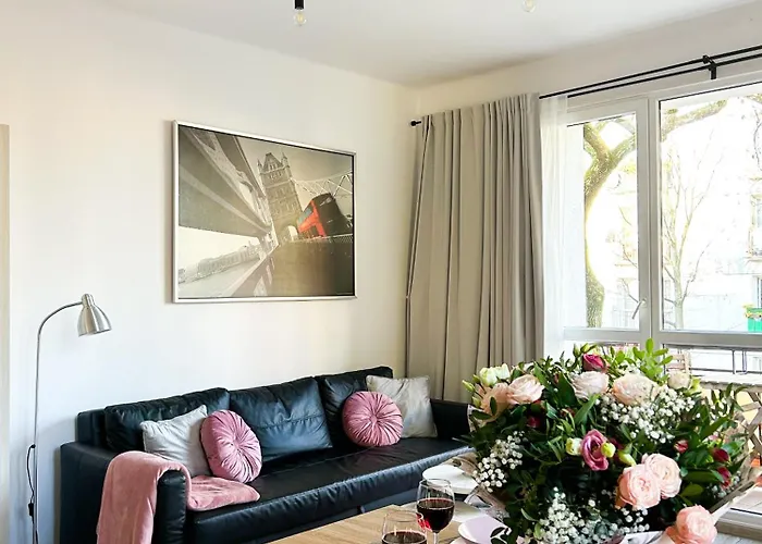 Lumina Cozy Near Manufactura